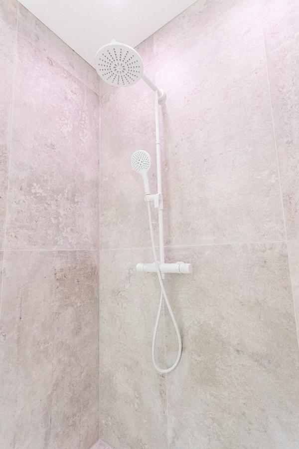 Exklusive Design Appartement Creme De La Creme Neubau 普丰斯塔特 外观 照片